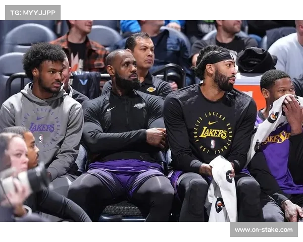 湖人vs篮网，詹姆斯+东契奇迎8连客收官战